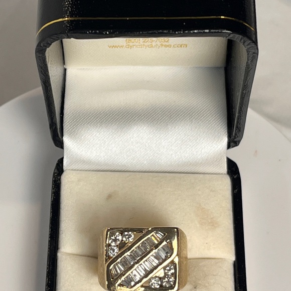 Men’s Diamond Ring - Picture 2 of 7